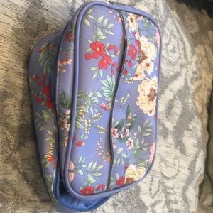 Travel makeup/toiletries case